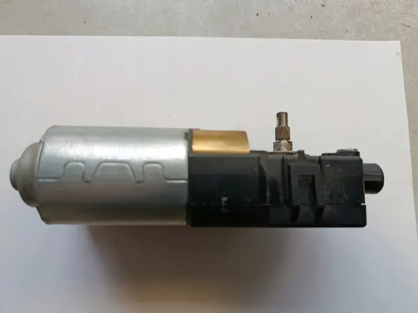 Moteur d'ouverture de toit CHEVROLET CORVETTE C8 image 3