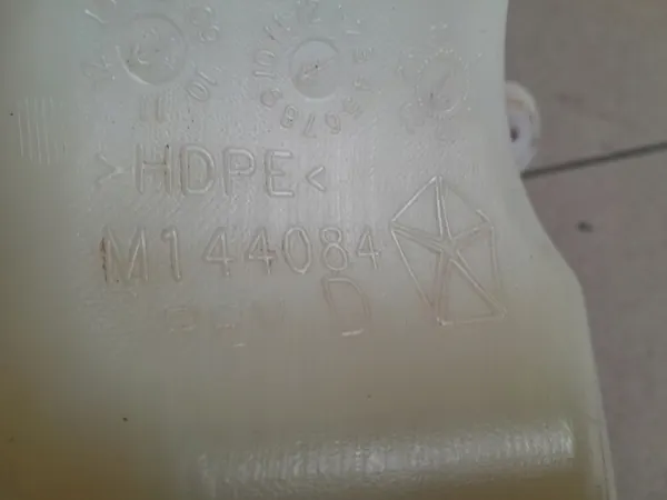 Kühlmittelbehälter OEM M144084 für Jeep Grand Cherokee image 3