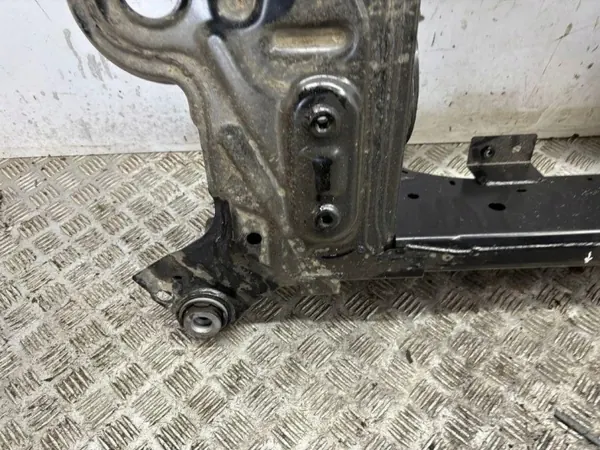Peugeot 3008 Hinterachsschwinge OEM 9846596080 image 4