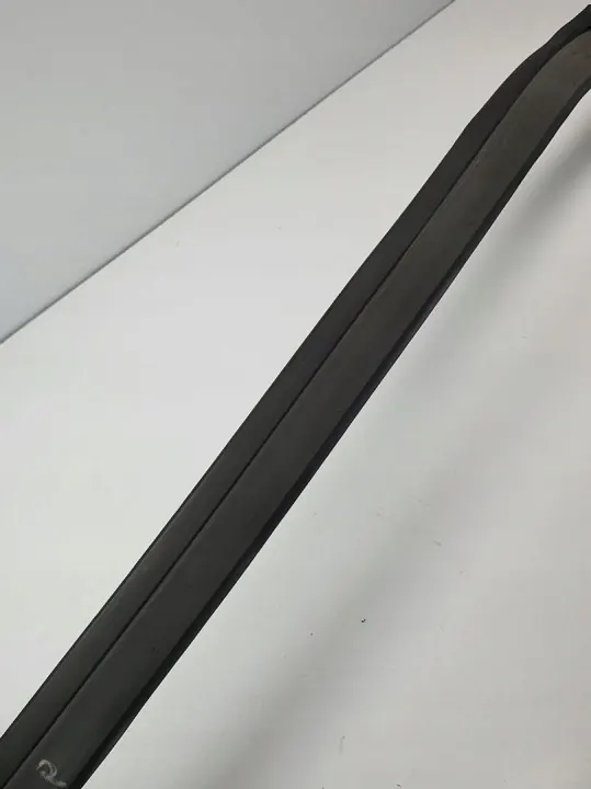 Joint de pare-brise gauche d'occasion Volvo V70 I image 3