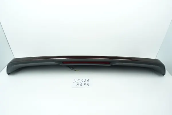 OEM 31488325 takaluukun spoileri Volvo V40 2017- image 4