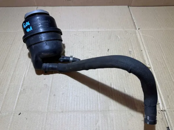 Audi A6 C6 Lift 2.0 TDI Stuurvloeistofreservoir 4F0422371E image 3