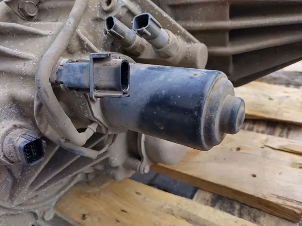 Nissan Pathfinder R51 2.5 DCI Actuator LM1004-04 image 3