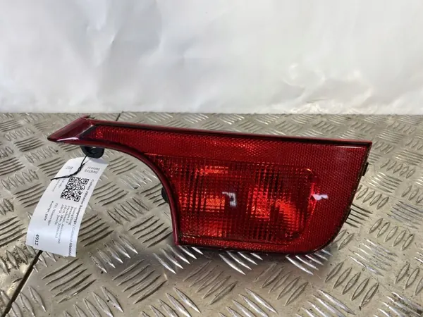 Luz parachoques trasero SsangYong Rexton OEM 8390136000 image 2