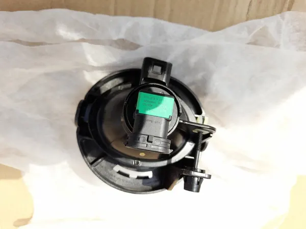 Farol de Neblina Mopar 5182021AB image 4