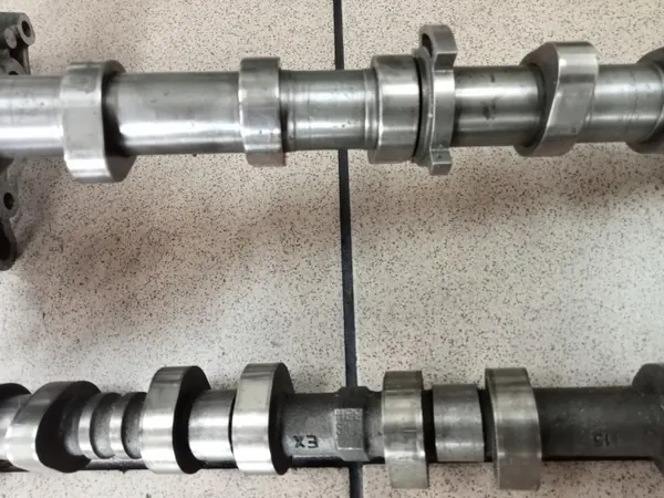Conjunto de árvores de cames 2.0 TFSI CDN - Peça OEM image 3