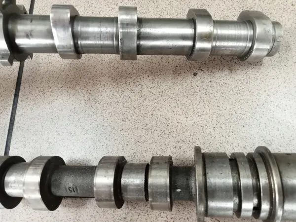 Conjunto de árvores de cames 2.0 TFSI CDN - Peça OEM image 4