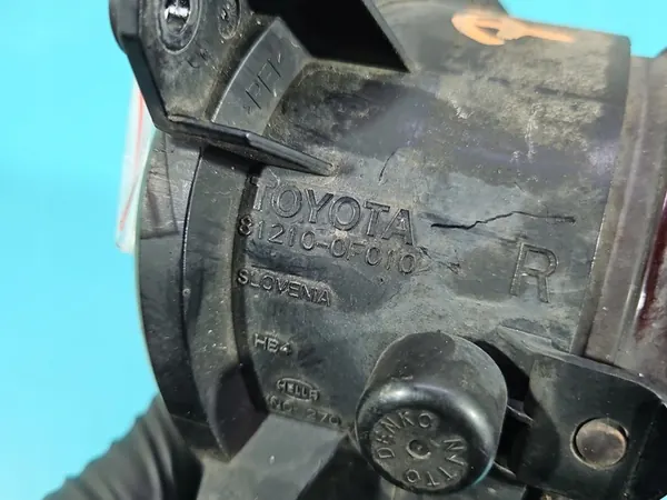 Farol Halógeno Direito Toyota Corolla Verso II image 8