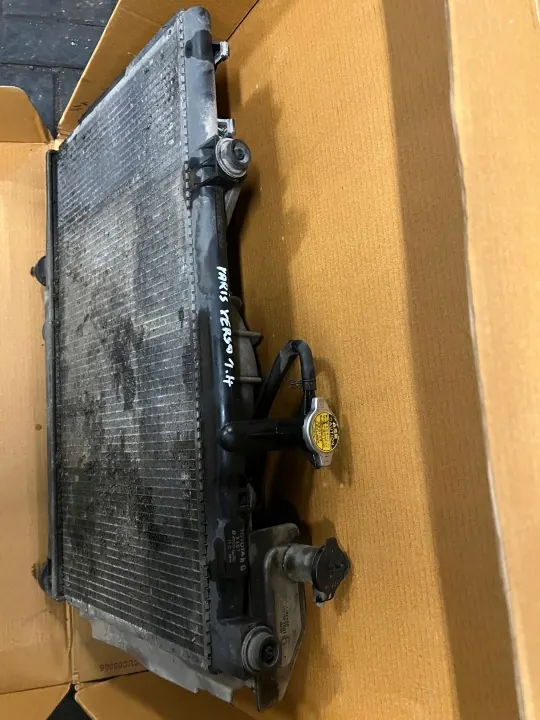 Toyota Yaris Verso I 1.4 D4D Kühler Lüfter Gehäuse Set OEM Mefjuu image 3