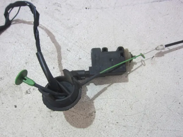 BMW Z3 E36 Tankklappen-Aktor OEM 51258410575 image 4