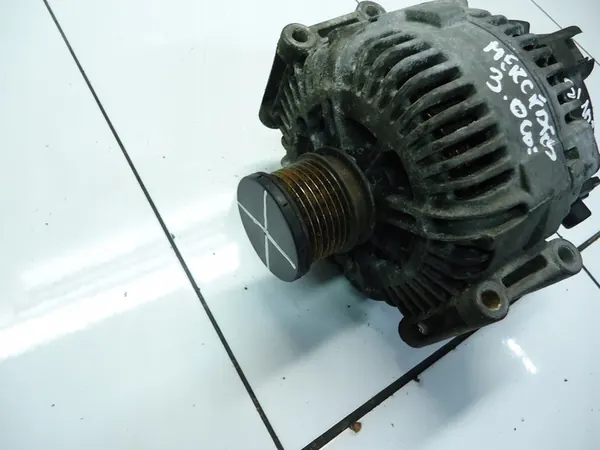 MERCEDES C W204 3.0CDI V6 Vaihtovirtageneraattori A6421540402 image 2