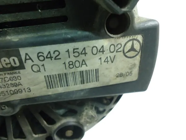 MERCEDES C W204 3.0CDI V6 Vaihtovirtageneraattori A6421540402 image 4