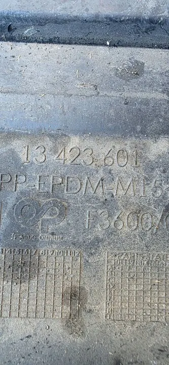 Puskurikansi OEM 13423601 Opel Astra V:lle image 3