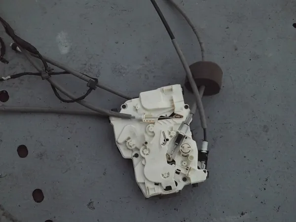 Skjutdörrslås Höger VITO 447 14- image 2