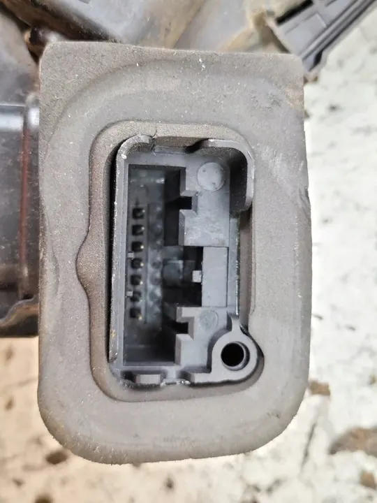 Bakdörrlås VW Volkswagen Passat VIII B8 image 3