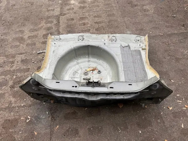 Ford Fiesta MK7 Taka-Polttoainesäiliö OEM NIEZNANY22221VA image 2