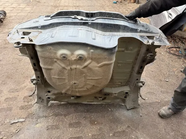 Ford Fiesta MK7 Taka-Polttoainesäiliö OEM NIEZNANY22221VA image 4