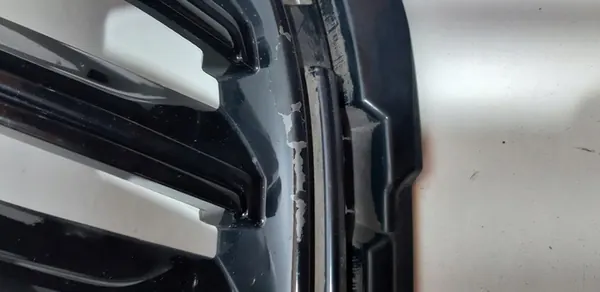 Griglia Anteriore SKODA OCTAVIA 5E0853653C image 4