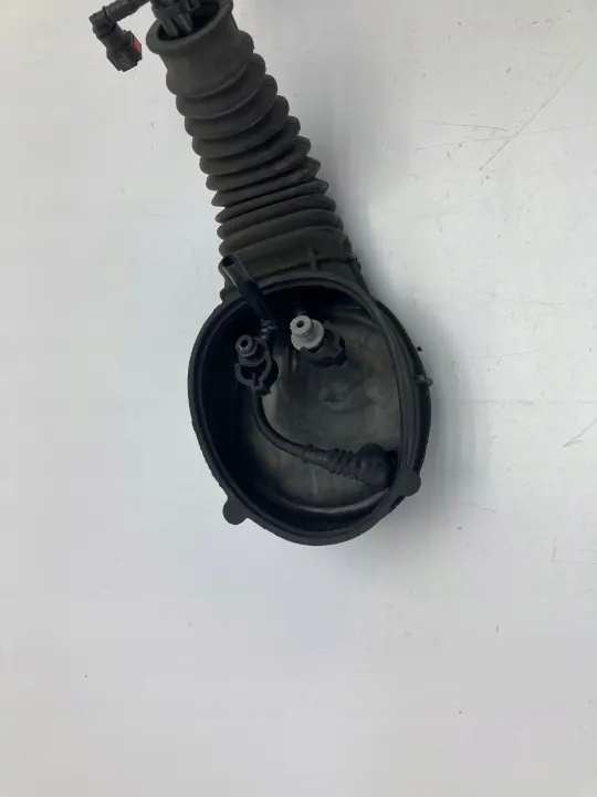 Tuberías Tanque AdBlue Iveco OEM 5801367104Q Usado image 3