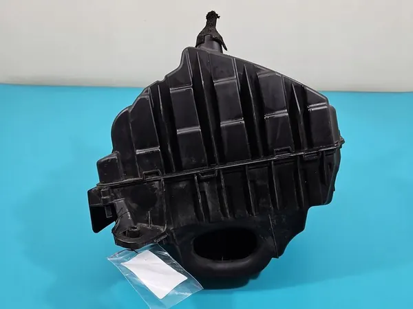 Ilmansuodattimen kotelo Renault Megane III 2.0 CVT 16V OEM 8200947664B image 6