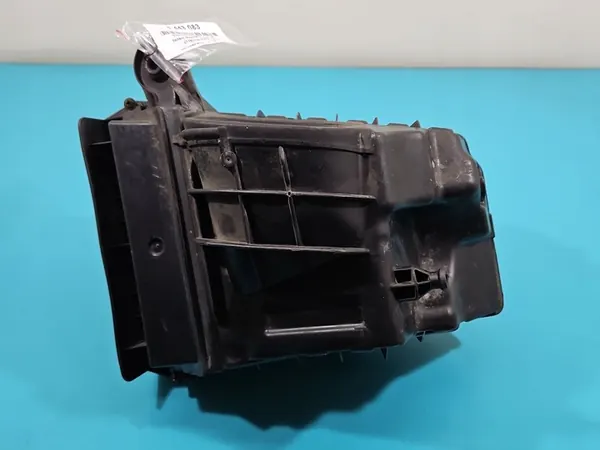 Ilmansuodattimen kotelo Renault Megane III 2.0 CVT 16V OEM 8200947664B image 8