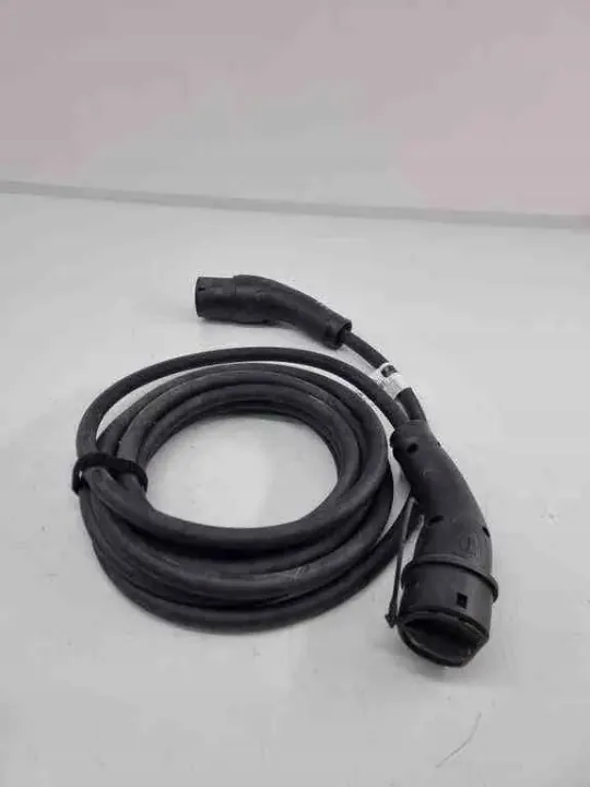 Porsche Batteriekabel OEM 4N0971675 - Gebraucht image 2