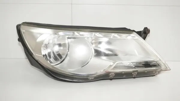 Gebrauchter Rechter Frontscheinwerfer OEM VW Tiguan I 07-11 image 2