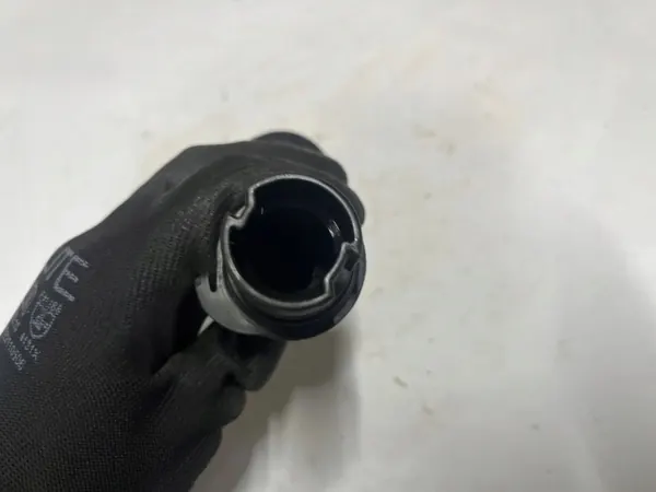 Tampa de enchimento de óleo Dodge RAM 1500 OEM 4893298AA - Usado image 5