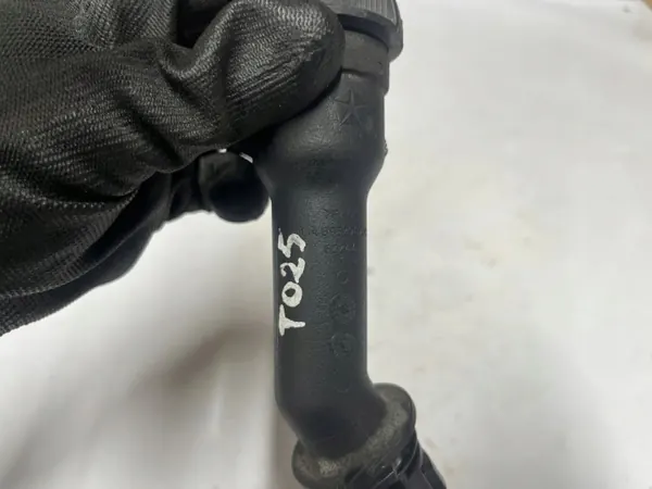 Tampa de enchimento de óleo Dodge RAM 1500 OEM 4893298AA - Usado image 7