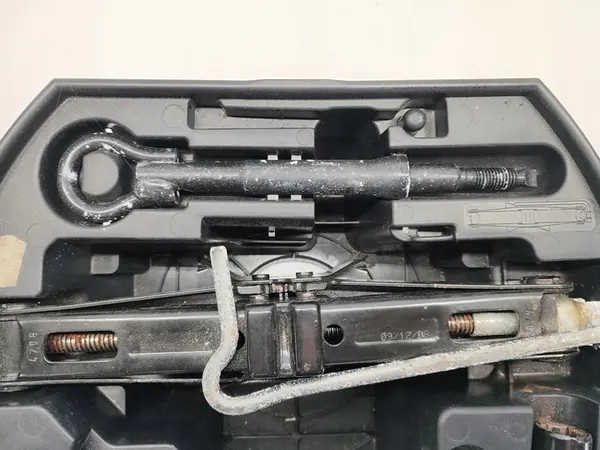 Domkraftsats Citroen C2 C3 C4 Dragkrok image 2