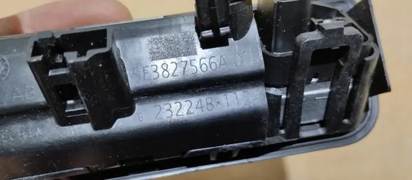 Takaluukun kahva kameralla Volkswagen ID.4 image 8