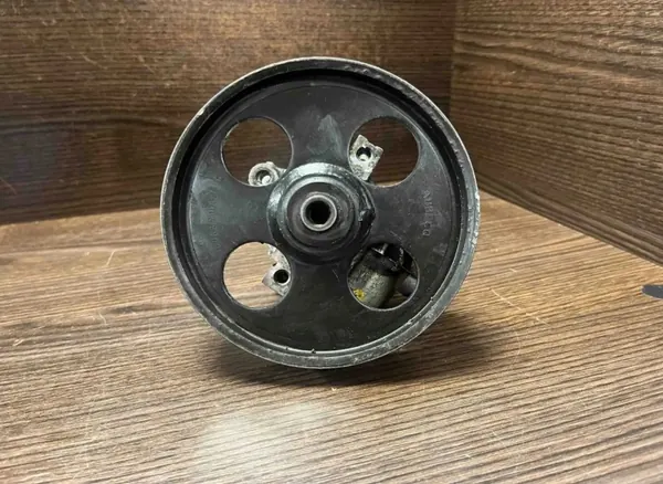 Pompe de direction assistée OEM 9608871080 pour Peugeot image 2