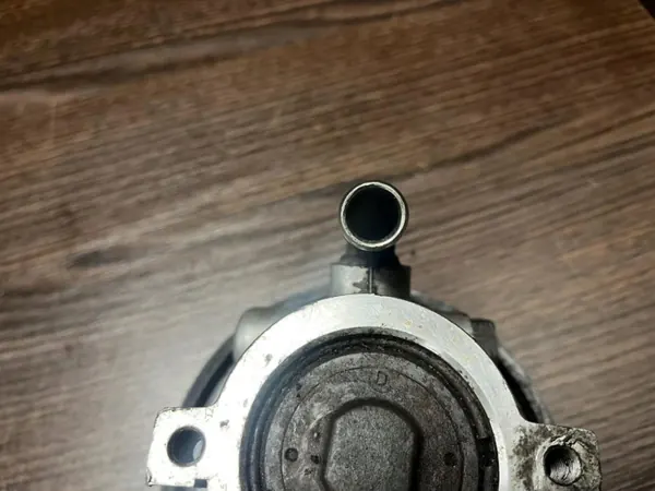 Pompe de direction assistée OEM 9608871080 pour Peugeot image 8