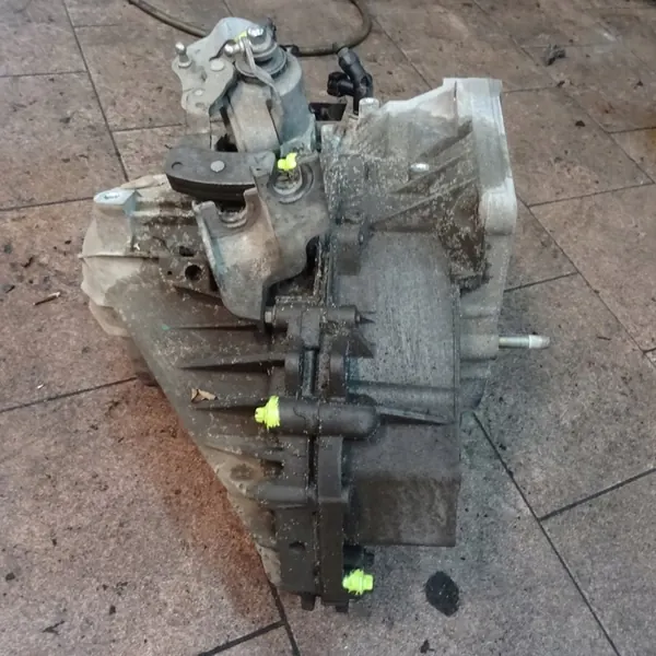 OPEL INSIGNIA 2.0CDTI Manuaalivaihteisto F40 55561696 image 4