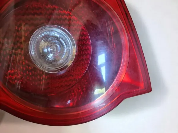 Luz trasera LED izquierda OEM 518671808 para Jetta image 4