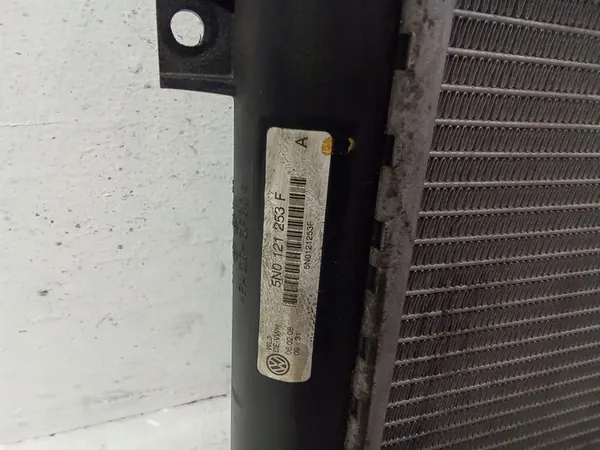 Radiador Volkswagen Tiguan 2009 image 2