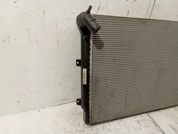 Radiador Volkswagen Tiguan 2009 image 3