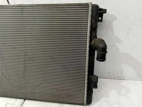 Radiador Volkswagen Tiguan 2009 image 4