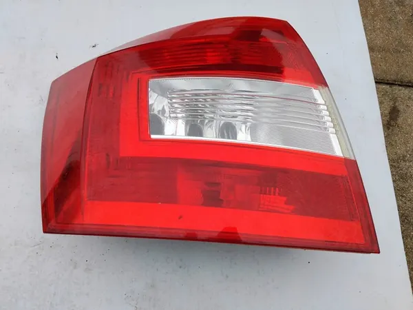 Luz Trasera Izquierda - Skoda Rapid 12-17 Spaceback 5JJ945095 image 3
