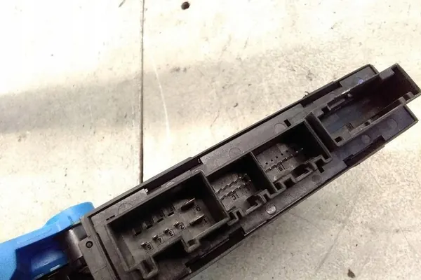 Mecanismo de vidro traseiro esquerdo AUDI A6 8E0839461B image 6