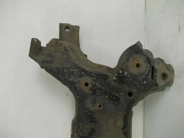 Travesaño Hyundai i20 08-14 usado OEM 0415U43 image 3