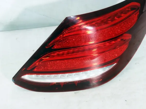 Rechter Achterlicht LED Mercedes W213 Sedan A2139067800 image 2