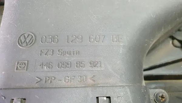 VW GOLF IV 1.6 16V Moottorin kansi Ilmansuodatin 036129607BE image 3