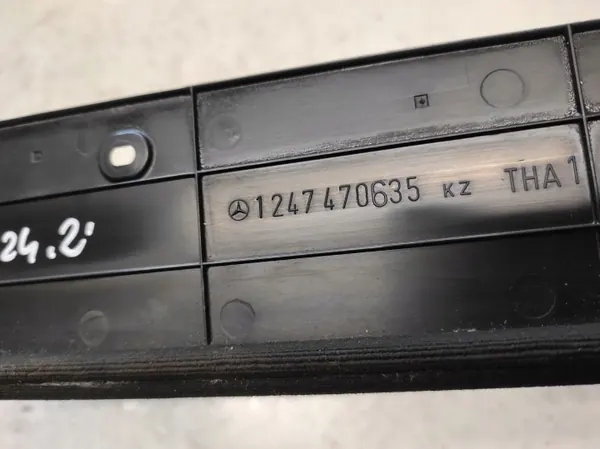 Mercedes W124 Station Dakdrager OEM 1247470635 image 5