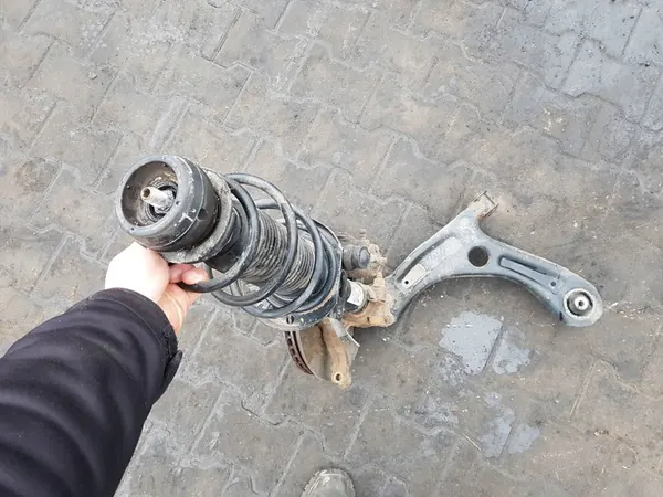 VW UP MII CITIGO 11-16 1.0 B MPI Sospensione Anteriore Sinistra image 3