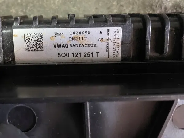 Volkswagen OE 5Q0121251T Radiador de refrigeración del motor image 2