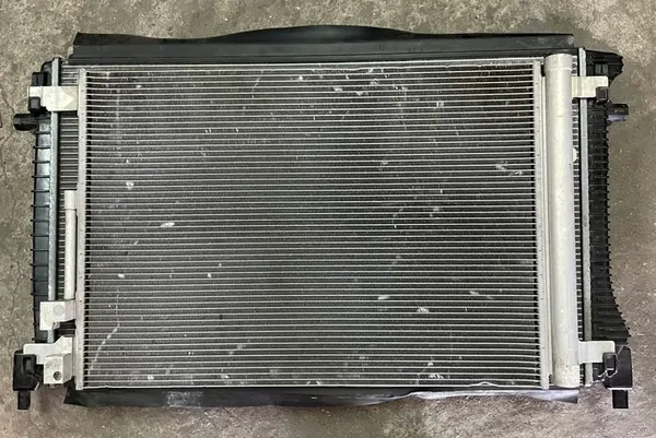 Volkswagen OE 5Q0121251T Radiador de refrigeración del motor image 3