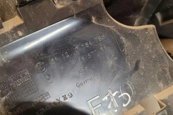 Scivolo posteriore destro paraurti BMW 5 (F10) 2012 image 3