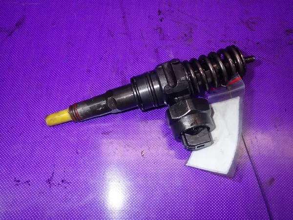 Iniettore Ford Galaxy I MK1 95-00 1.9 TDI 038130073H image 2