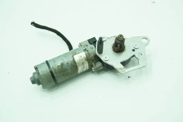 Moteur de siège avant gauche OEM 130002647 Mercedes CL W216 image 2